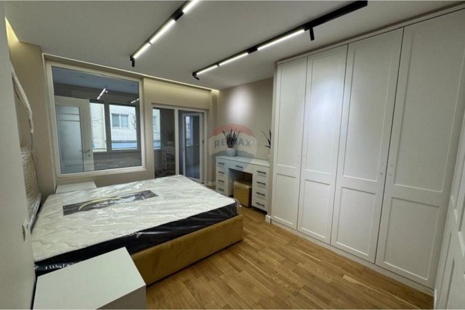 Tirane, jepet me qera 1+1 , 75 m² 900 € 