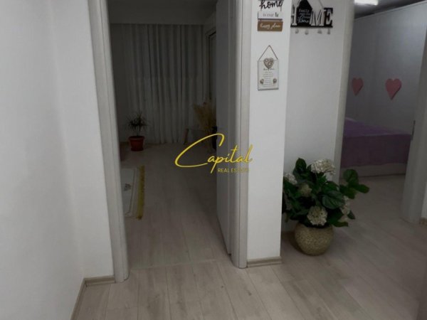 Tirane, jepet me qera apartament 2+1 Kati 3, 129 m² 800 € (BRRYLI)