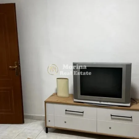 Tirane, jepet me qera shtepi 1+1 Kati 1, 60 m² 350 € (Laprake)