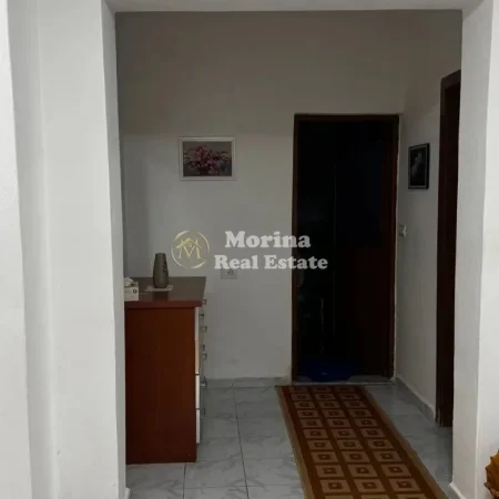 Tirane, jepet me qera shtepi 1+1 Kati 1, 60 m² 350 € (Laprake)