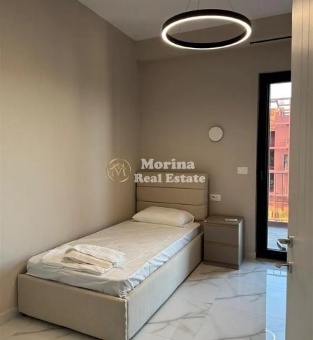 Tirane, jepet me qera apartament 3+1 Kati 15, 110 m² 1.900 € (Rruga e Kavajes)