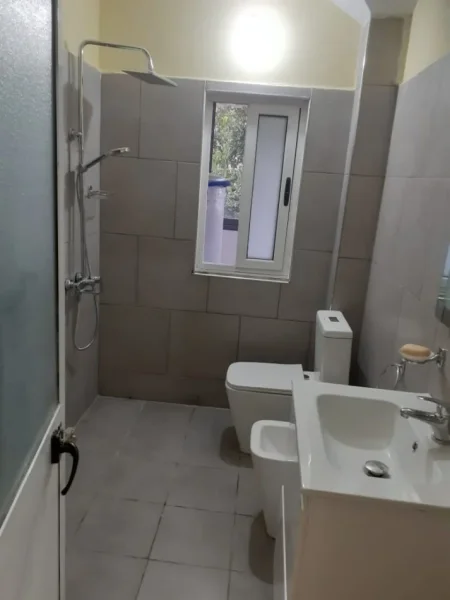 Tirane, shitet apartament 1+1 Kati 2, 54 m² 95.000 € (Rruga "Niko Avrami")