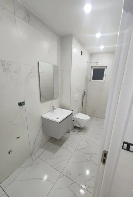 Tirane, shitet apartament 1+1 , 59 m² 180.000 € (komuna e parisit)