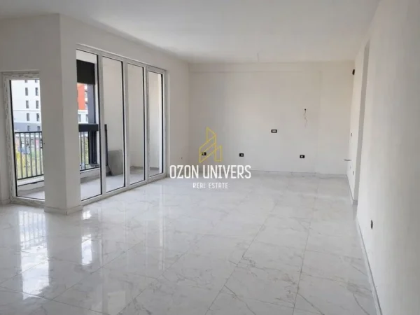 Tirane, jepet me qera apartament 2+1+Ballkon Kati 2, 120 m² 600 € (Bulevardi i Ri)