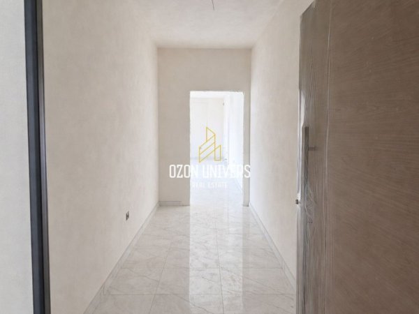 Tirane, jepet me qera apartament 2+1+Ballkon Kati 2, 120 m² 600 € (Bulevardi i Ri)