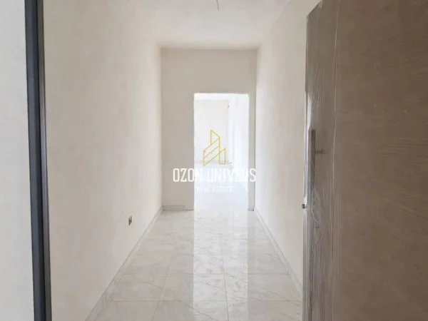 Tirane, jepet me qera apartament 2+1+Ballkon Kati 2, 120 m² 600 € (Bulevardi i Ri)