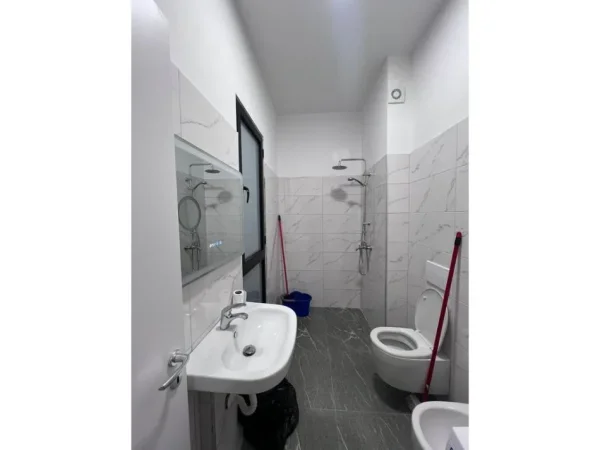 Tirane, jepet me qera apartament 2+1+Ballkon Kati 6, 111 m² 800 € (Spring Residence, Vasil Shanto.)