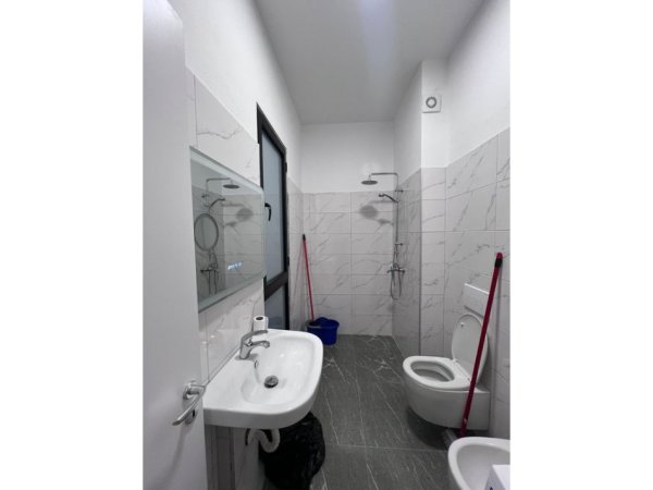 Tirane, jepet me qera apartament 2+1+Ballkon Kati 6, 111 m² 800 € (Spring Residence, Vasil Shanto.)