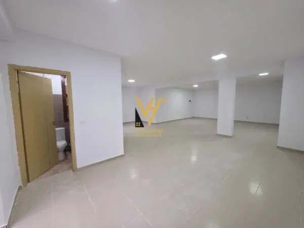 Tirane, jepet me qera ambjent biznesi Kati 0, 90 m² 900 € (KOPSHTI BOTANIK)