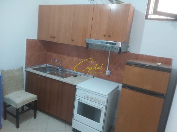Tirane, jepet me qera garsonier 1+1 Kati 1, 35 m² 300 € (ISH TREGU ELEKTRIK)
