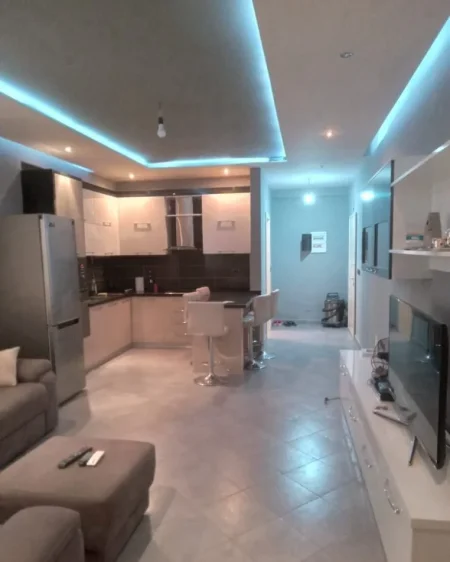 Tirane, jepet me qera apartament 2+1+Ballkon Kati 4, 90 m² 500 € (Astir (pranë bar Artistit))