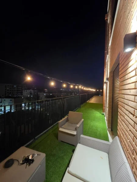 Tirane, shitet apartament+verande | Penthouse 2+1 Kati 5, 230 m² 500.000 € (Ali Demi , Ish Tregu Elektrik)