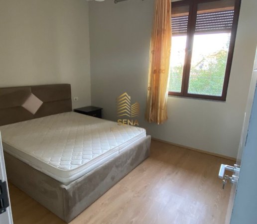 Tirane, jepet me qera apartament 1+1+Ballkon Kati 2, 68 m² 500 € (Rruga Ali Demi)