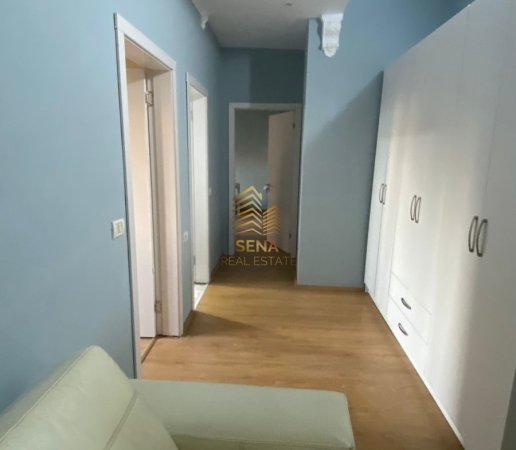 Tirane, jepet me qera apartament 1+1+Ballkon Kati 2, 68 m² 500 € (Rruga Ali Demi)