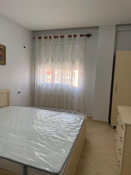 Tirane, jepet me qera apartament 1+1+Ballkon Kati 7, 74 m² 400 € (Yzberisht)