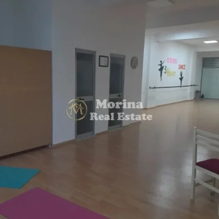 Tirane, jepet me qera ambjent biznesi Kati 1, 110 m² 600 € (Misto Mame)