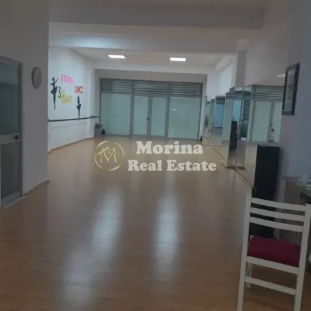 Tirane, jepet me qera ambjent biznesi Kati 1, 110 m² 600 € (Misto Mame)