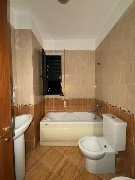 Tirane, shitet apartament 2+1+Ballkon Kati 3, 100 m² 140.000 € (TELEFERIKU, FRESK)