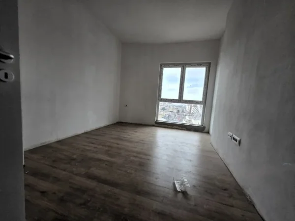 Tirane, jepet me qera zyre Kati 9, 224 m² 1.600 € (zogu i zi)