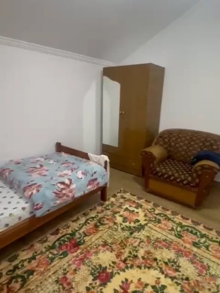 Tirane, jepet me qera Vile 2+1 Kati 3, 70 m² 350 € (Ali Demi)