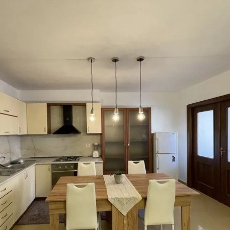 Tirane, jepet me qera apartament 2+1 Kati 4, 90 m² 750 € (Qender)