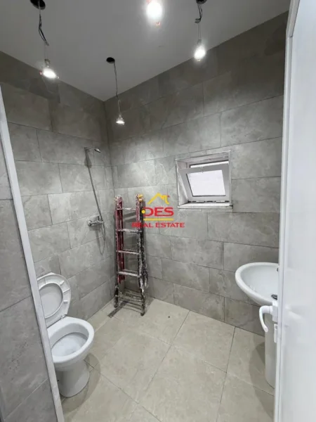 Vlore, shitet shtepi 1+1+Ballkon Kati 0, 56 m² 115.000 € (Rruga mis Durhan)