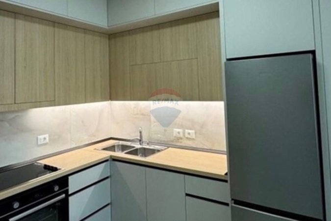 Tirane, jepet me qera apartament 2+1 , 90 m² 700 € 