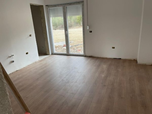🔵 Shitet: 1+1 Himarë ( te kalçeto) 📍 - (120.000 Eu) Sip : 52 m² & 1 post parkimi përfshirë || 120.000 euro || Pallat i sapo përfunduar🔥🔥