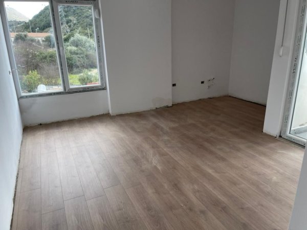 🔵 Shitet: 1+1 Himarë ( te kalçeto) 📍 - (120.000 Eu) Sip : 52 m² & 1 post parkimi përfshirë || 120.000 euro || Pallat i sapo përfunduar🔥🔥