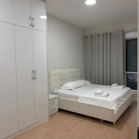 Tirane, shitet apartament 2+1+Ballkon Kati 3, 94 m² 235.000 € (KOMPLEKSI KONTAKT)