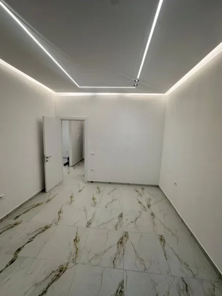 Tirane, jepet me qera zyre Kati 1, 70 m² (Bulevardi Migjeni)