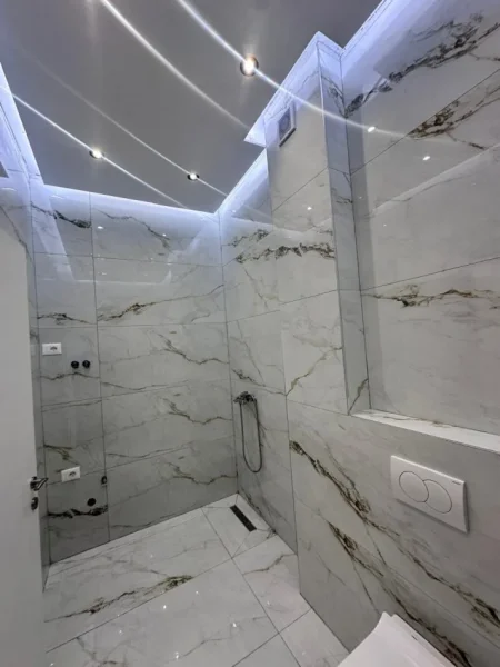 Tirane, jepet me qera zyre Kati 1, 70 m² (Bulevardi Migjeni)