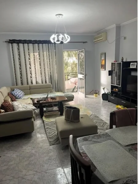 Tirane, shitet apartament 2+1 Kati 4, 97 m² 300.000 € (ish blloku)