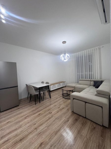 Tirane, jepet me qera apartament 1+1+Aneks+Ballkon Kati 4, 65 m² 550 € (ish stacioni i trenit)