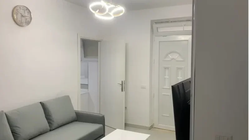 Tirane, jepet me qera apartament 1+1+Ballkon Kati 1, 67 m² 420 € (Kopshti Botanik (pranë Xhamisë))