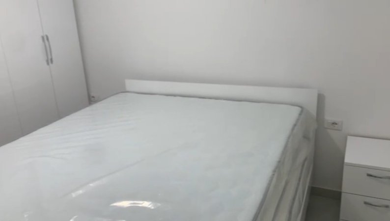 Tirane, jepet me qera apartament 1+1+Ballkon Kati 1, 67 m² 420 € (Kopshti Botanik (pranë Xhamisë))