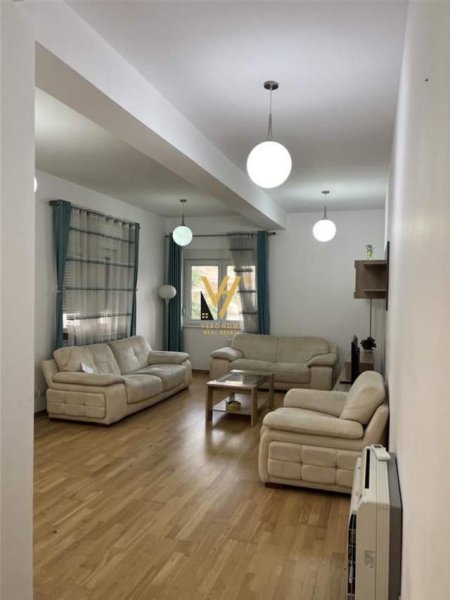 Tirane, jepet me qera apartament 2+1 Kati 3, 169 m² 1.500 Euro (TEG)