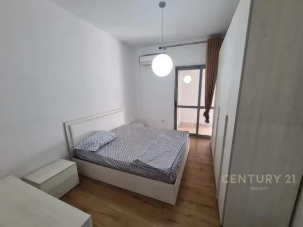Tirane, jepet me qera apartament 2+1 Kati 6, 99 m² 700 Euro (21 Dhjetori)
