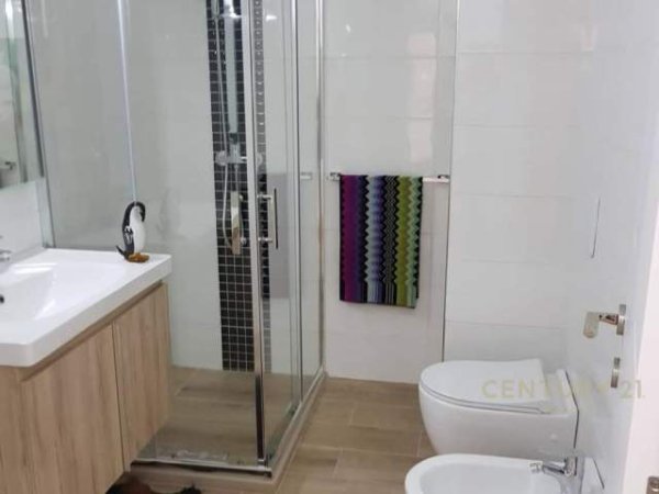 Tirane, jepet me qera apartament 2+1+BLK Kati 6, 98 m² 700 Euro (21-Dhjetori)