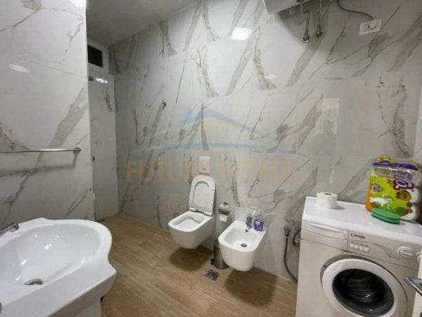 Tirane, jepet me qera apartament 1+1 Kati 2, 95 m² 500 Euro (5 maji)
