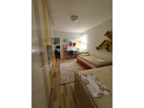 Tirane, jepet me qera apartament 2+1+A+BLK 130 m² 730 Euro (Shkolla Baletit)