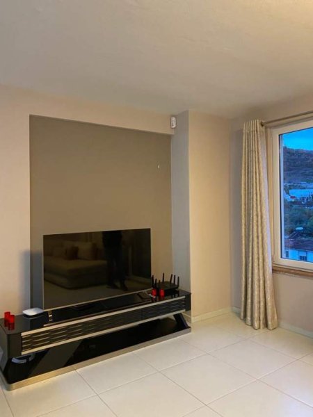 Tirane, jepet me qera Vile Kati 2, 119 m² 1.500 Euro (Rezidenca Kodra e Diellit 1)