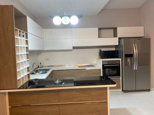 Tirane, jepet me qera Vile Kati 2, 119 m² 1.500 Euro (Rezidenca Kodra e Diellit 1)