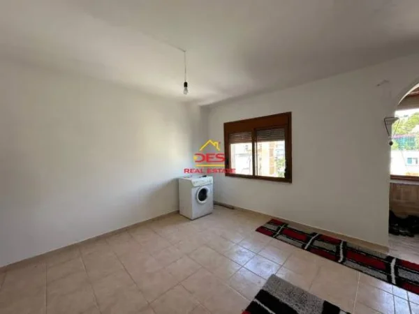 Vlore, shitet apartament Kati 5, 58 m² 38.000 Euro (Rruga Janaq Kilica,Vlore)