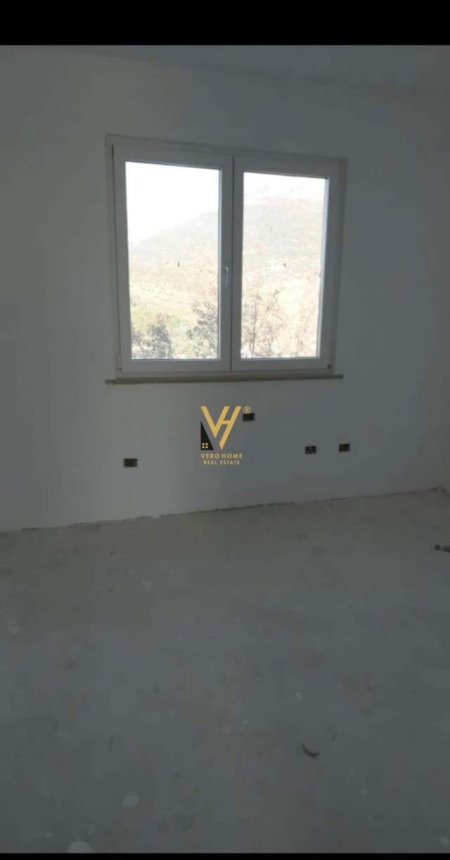 Tirane, shitet apartament 2+1 Kati 3, 129 m² 133.000 Euro (FRESKU)