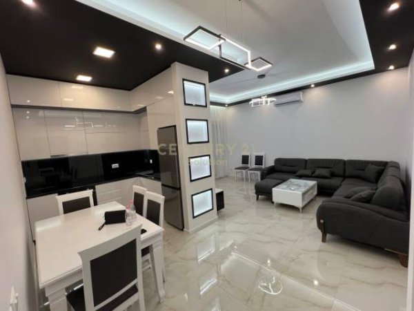Tirane, jepet me qera apartament 1+1 Kati 1, 79 m² 550 Euro (Kopshti Botanik Zoologjik)