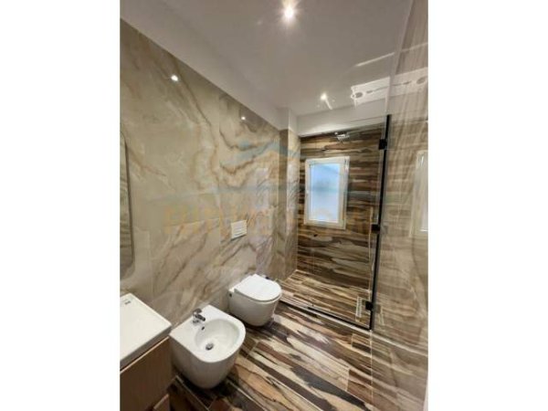 Tirane, shitet apartament 3+1+BLK Kati 1, 151 m² 256.000 Euro (Liqeni farkes)