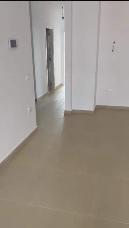 Tirane, jepet me qera apartament 2+1+BLK Kati 10, 112 m² 400 Euro (Kongresi Manastirit,Kompleksi Zirkon)