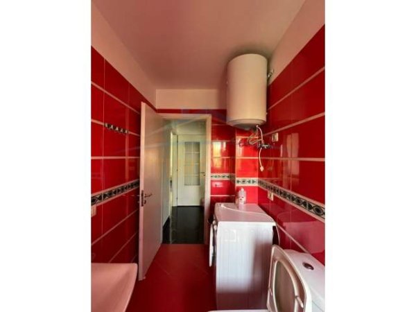 Tirane, jepet me qera apartament 1+1+BLK Kati 2, 120 m² 400 Euro (FRESKU)