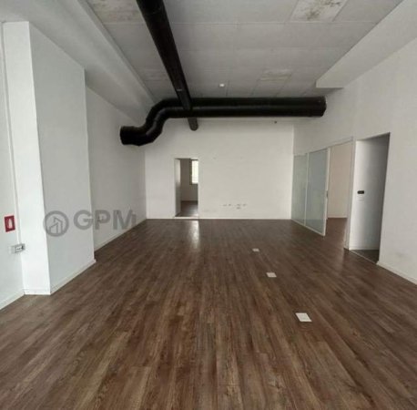 Tirane, jepet me qera ambjent biznesi Kati 0, 300 m² 10 Euro m2 ne Komune Parisit